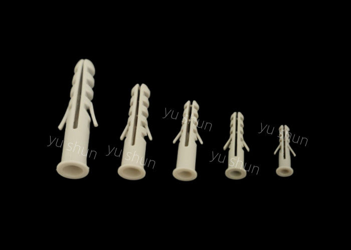 El plástico amplía clavos con el uso del tornillo de Grey Color Plastic Wall Plug de la luz S6 del tornillo 6m m para la pared