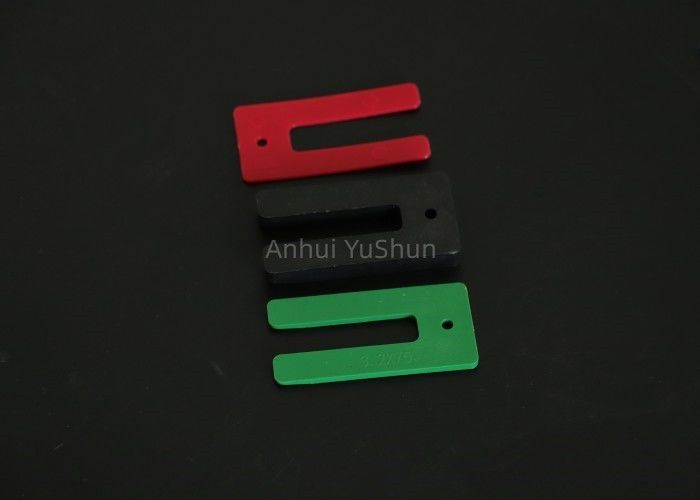 embaladores plásticos satinados U Shim Type Horseshoe de la ventana de 6m m