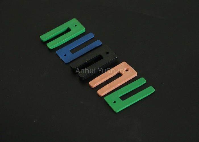 embaladores plásticos satinados U Shim Type Horseshoe de la ventana de 6m m