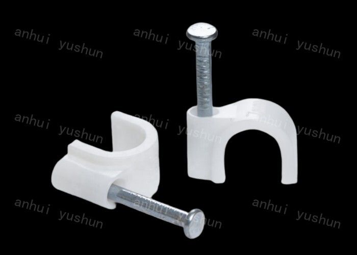 Clips de cable de plástico blanco PP para gestión de cables Cableado eléctrico Bridas de plástico Titular / Abrazaderas de cable