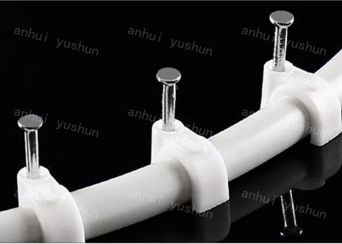 Clips de cable de plástico blanco PP para gestión de cables Cableado eléctrico Bridas de plástico Titular / Abrazaderas de cable